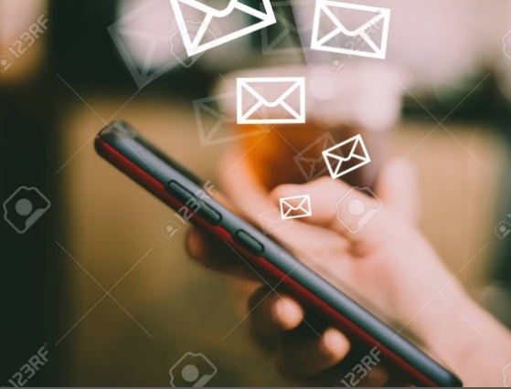 hand holding cell phone